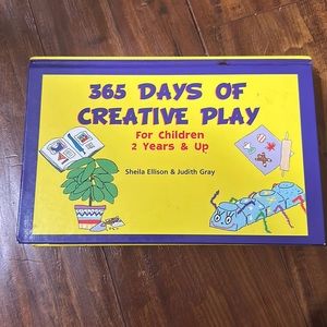 365 Days of Creative Play for‎ children 2 and up Hard cover book